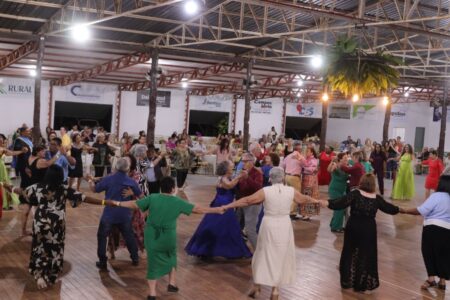 PREFEITURA DE DIAMANTINO REALIZA BAILE E CONCURSO MISS E MISTER DO GRUPO VIVER LEGAL 2025