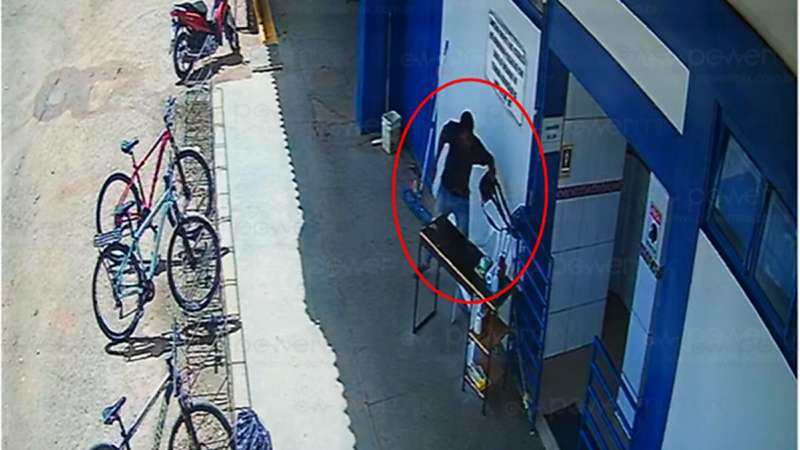 POLÍCIA AGE RÁPIDO E PRENDE HOMEM POR FURTO NA RODOVIÁRIA DE NOVA MUTUM/MT