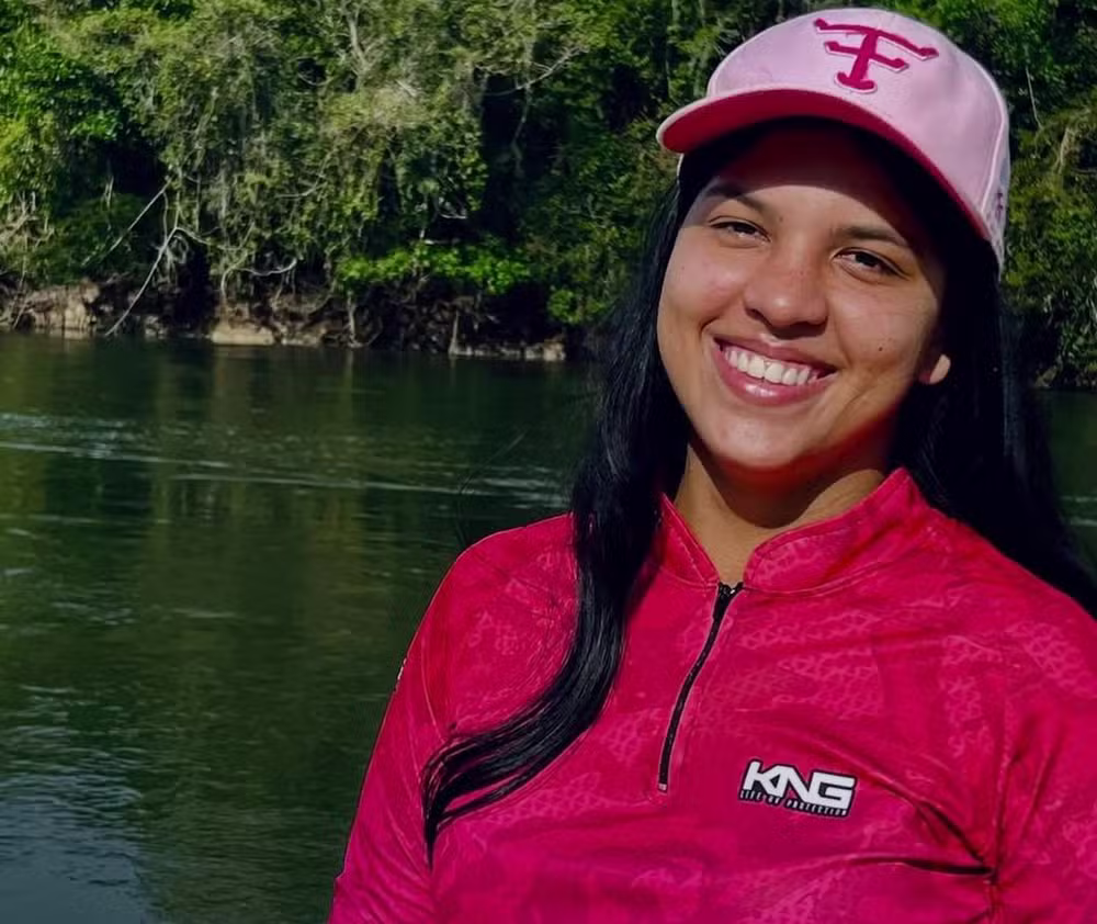 POLÍCIA INVESTIGA RELAÇÃO ENTRE IDOSO E JOVEM MORTA A FACADAS EM MT